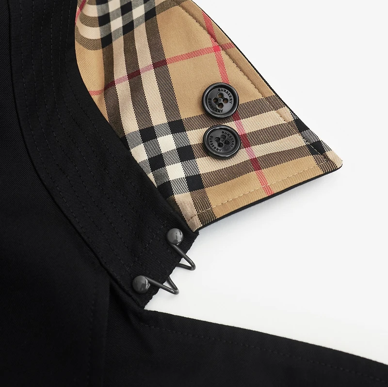 Short Kensington Heritage Trench Coat in Black - Men, Cotton Gabardine | Burberry® Official