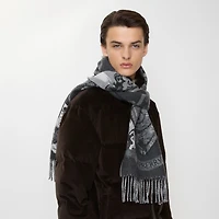 Etched Knight Cashmere Scarf in Monochrome | Burberry® Official
