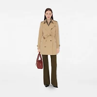 Short Chelsea Heritage Trench Coat in Honey - Women, Cotton Gabardine | Burberry® Official
