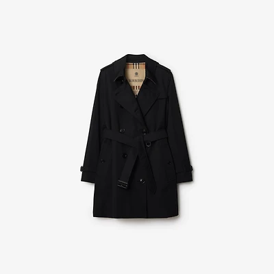 Short Kensington Heritage Trench Coat in Black - Women, Cotton Gabardine | Burberry® Official