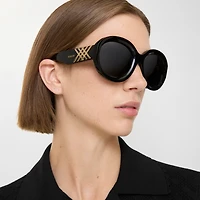 Heritage Round Sunglasses in Black - Women | Burberry® Official
