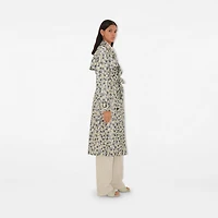 Long Daisy Lightweight Trench Coat in Eccles - Women | Burberry® Official