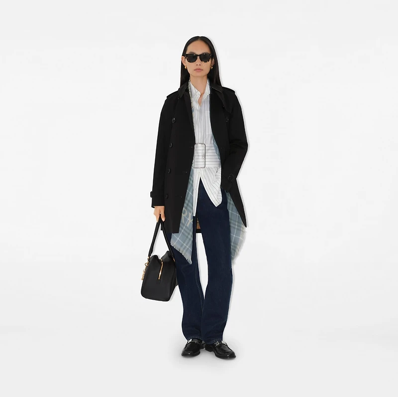 Short Kensington Heritage Trench Coat in Black - Women, Cotton Gabardine | Burberry® Official