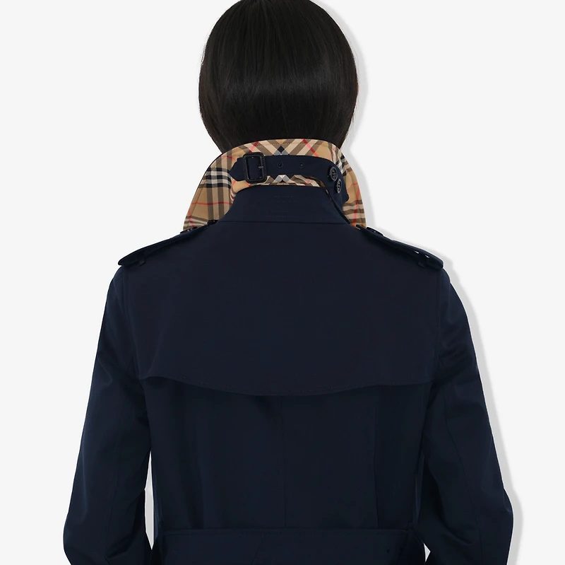 Short Kensington Heritage Trench Coat in Coal blue - Women, Cotton Gabardine | Burberry® Official