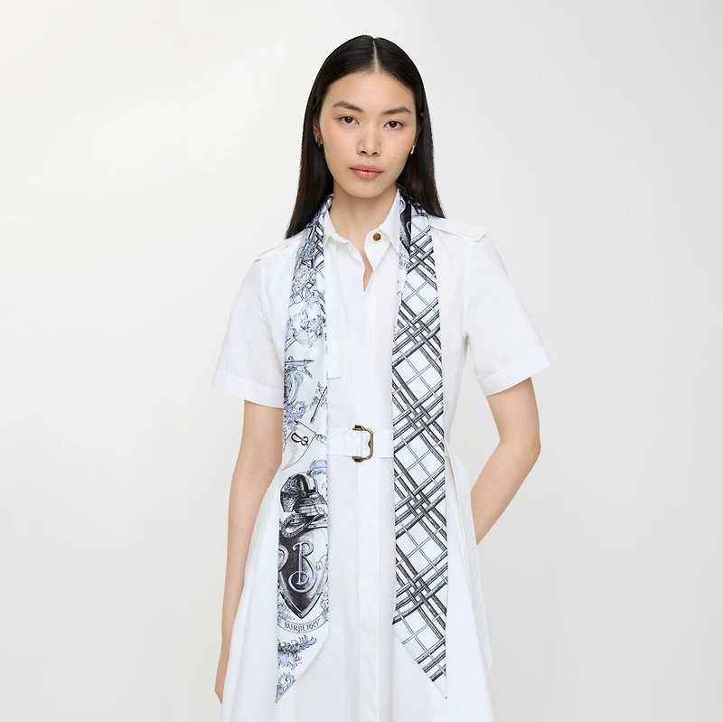 Skinny Reversible Etched Knight Silk Scarf in Cornflower blue | Burberry® Official