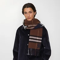 Contrast Check Cashmere Scarf in Ink blue/treacle brown | Burberry® Official