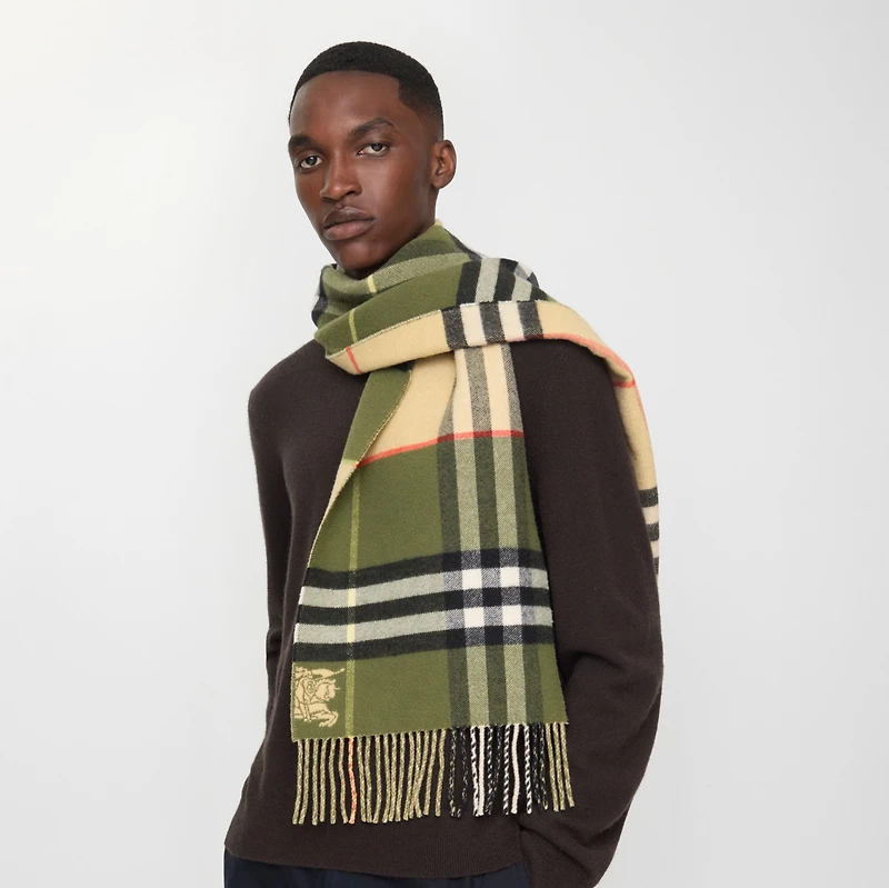 Contrast Check Cashmere Scarf in Pea green/sand | Burberry® Official