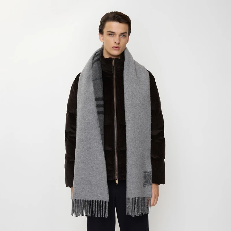 Wide Reversible Check Cashmere Scarf in Charcoal/vine | Burberry® Official