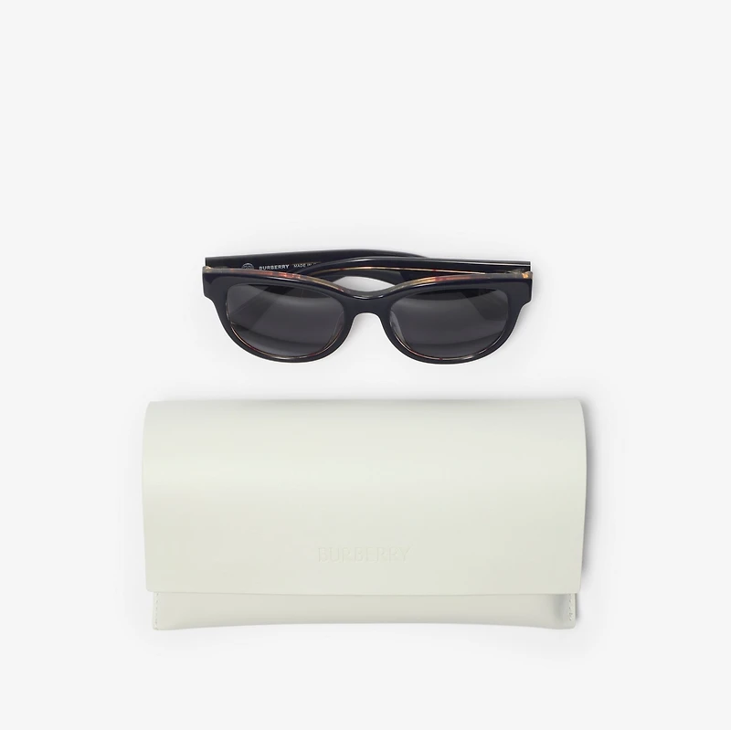 Check Round Sunglasses in Black/check | Burberry® Official