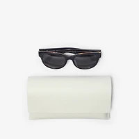 Check Round Sunglasses in Black/check | Burberry® Official