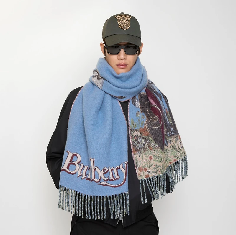 Knight Portrait Cashmere Scarf in Armour blue | Burberry® Official