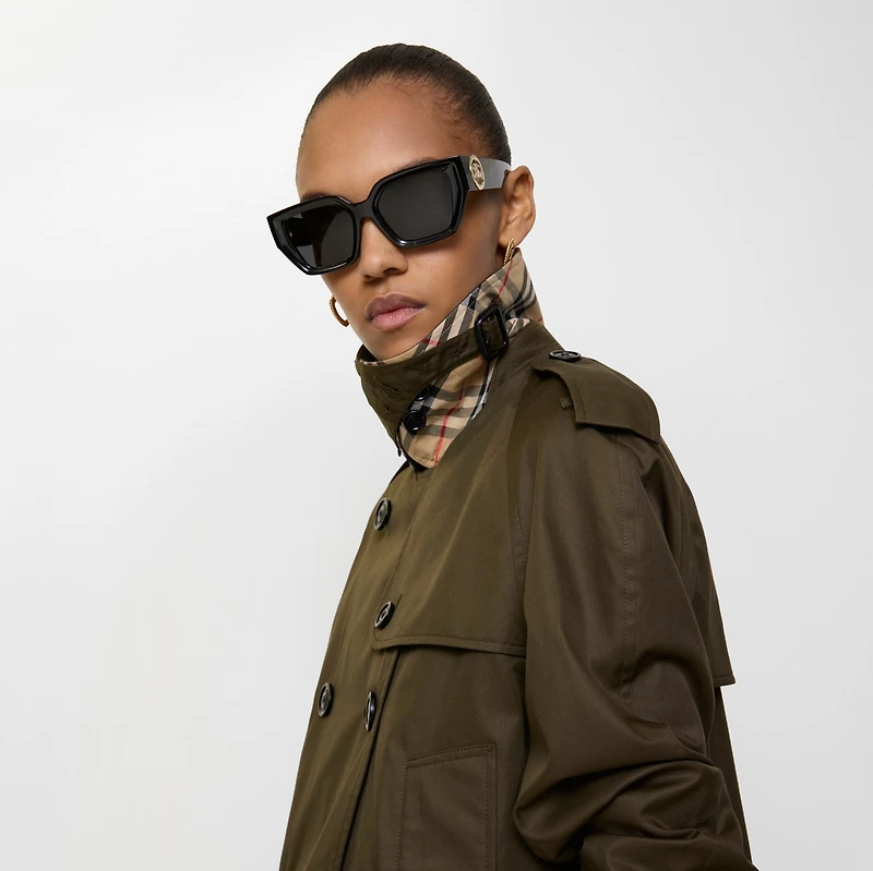 Cropped Tropical Gabardine Trench Jacket in Juniper green - Women, Cotton | Burberry® Official