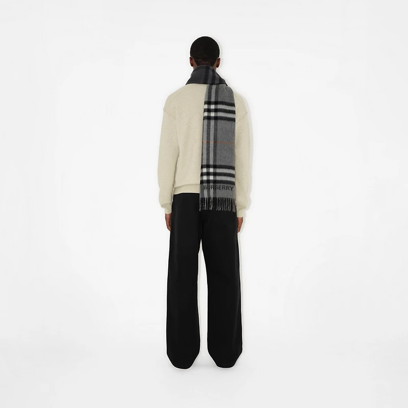 Contrast Check Cashmere Scarf in Grey/charcoal | Burberry® Official