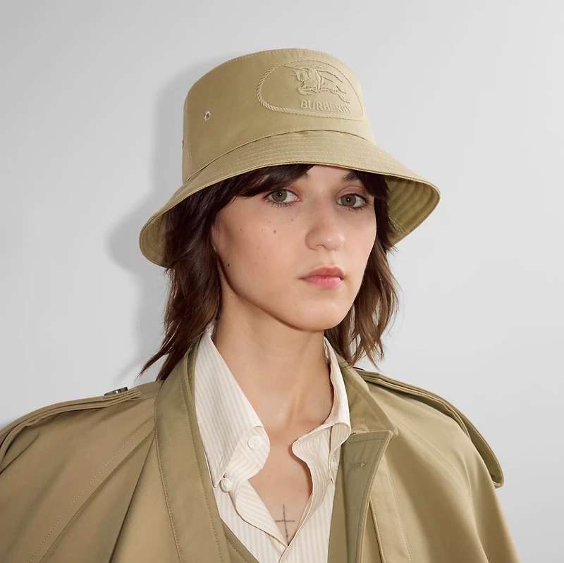 Knight Stamp Gabardine Bucket Hat in Hamper - Men | Burberry® Official