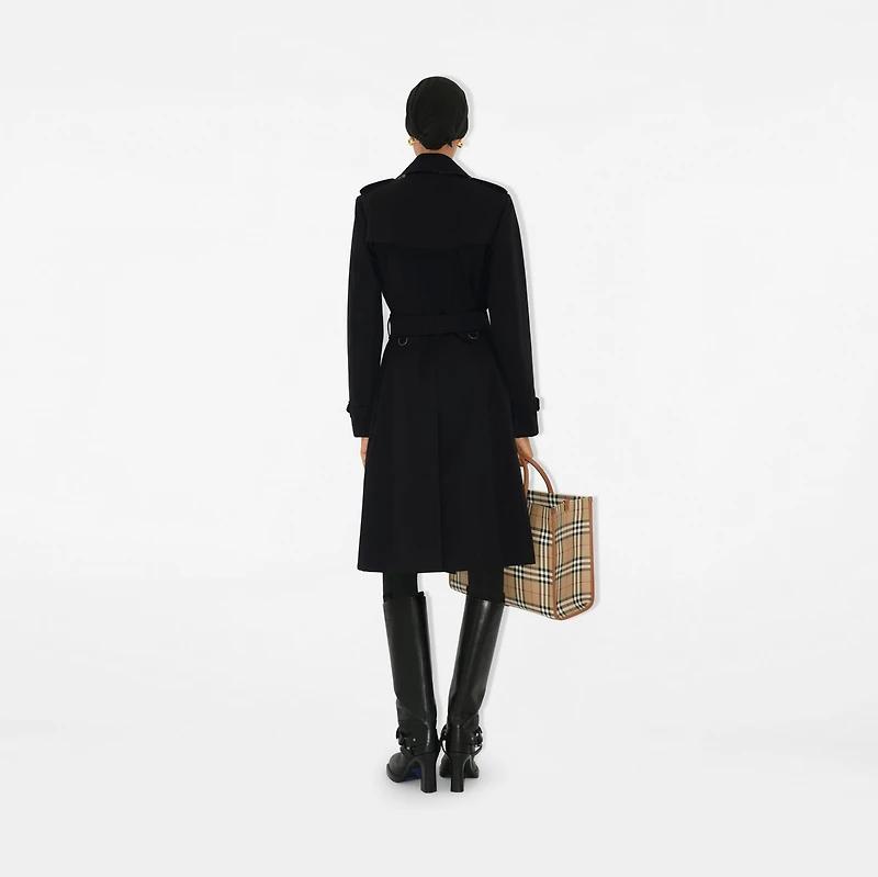 Long Chelsea Heritage Trench Coat in Black - Women, Cotton Gabardine | Burberry® Official