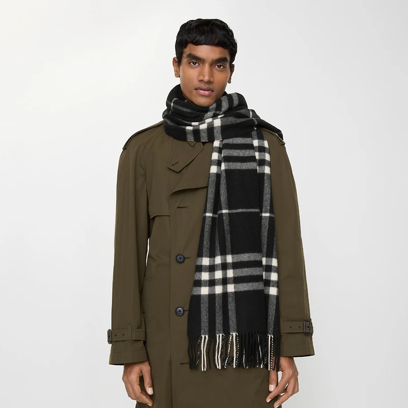 Wide Check Cashmere Scarf in Black/calico | Burberry® Official
