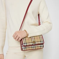 Hampshire Bag in Archive beige/ruby red - Women | Burberry® Official