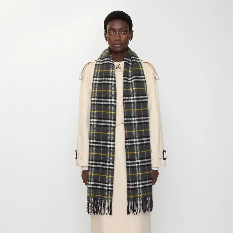 Check British Wool Scarf in Navy | Burberry® Official