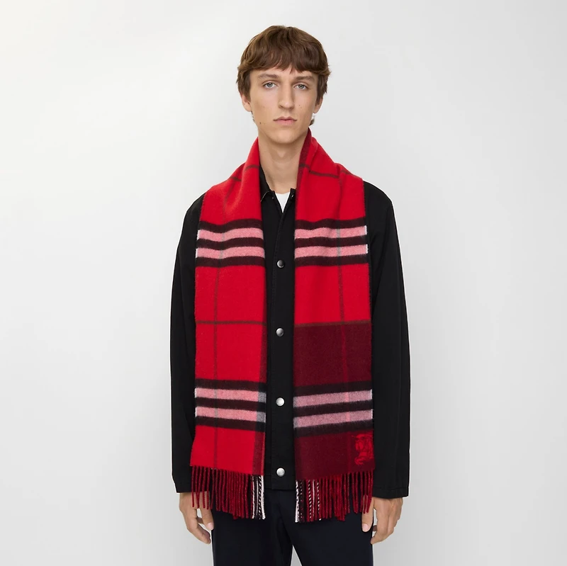 Contrast Check Cashmere Scarf in Post red/oxblood red | Burberry® Official