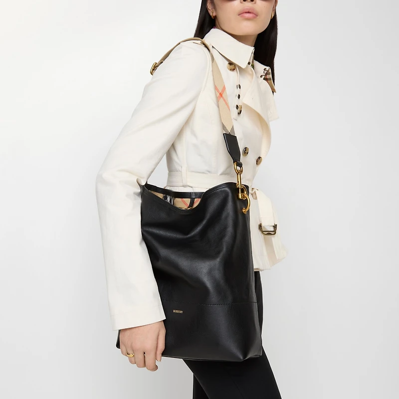 Medium B Clip Bucket Bag​ in Black - Women | Burberry® Official