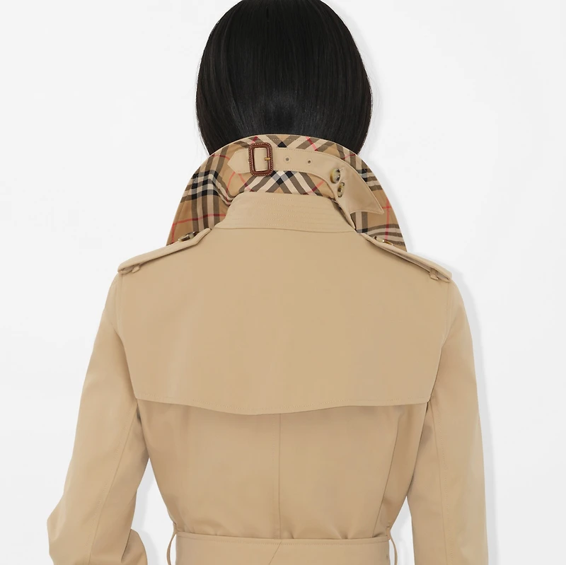 Short Kensington Heritage Trench Coat in Honey - Women, Cotton Gabardine | Burberry® Official