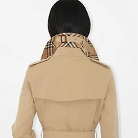 Short Kensington Heritage Trench Coat in Honey - Women, Cotton Gabardine | Burberry® Official