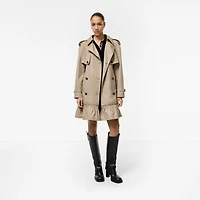 Short Gabardine Tillydrine Trench Coat in Saltmarsh beige - Women | Burberry® Official