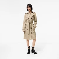 Long Silk-lined Tropical Gabardine Foxfield Trench Coat in Saltmarsh beige - Women | Burberry® Official