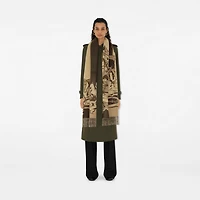 Tower Bridge Cashmere Scarf in Sand | Burberry® Official