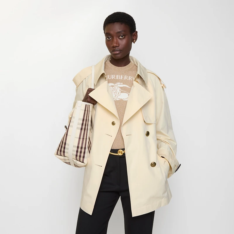 Short Lightweight Cotton Fitzrovia Trench Coat in Ceramic white - Women | Burberry® Official