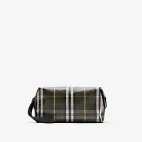 Highlands Travel Pouch in Thicket green - Men | Burberry® Official