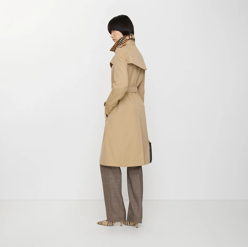 Long Chelsea Heritage Trench Coat in Honey - Women, Cotton Gabardine | Burberry® Official