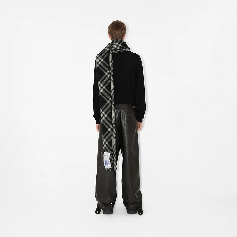 Check Wool Scarf in Black | Burberry® Official