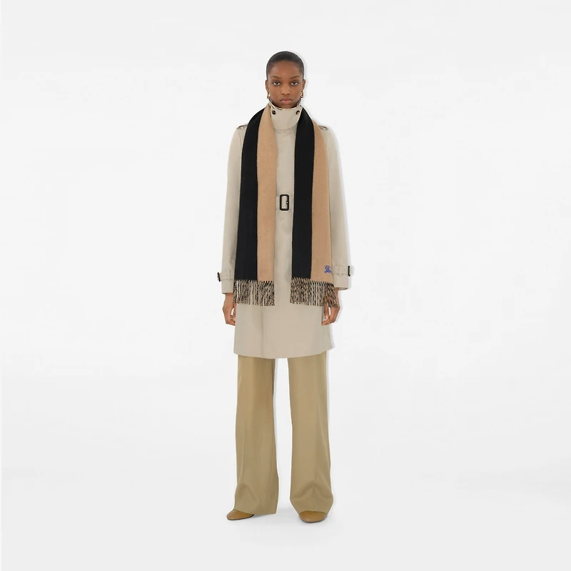 Reversible Cashmere Scarf in Camel/black | Burberry® Official