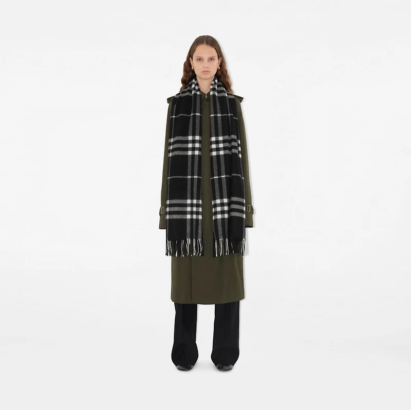 Wide Check Cashmere Scarf in Black/calico | Burberry® Official