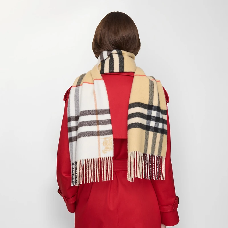 Contrast Check Cashmere Scarf in Sand/pebble white | Burberry® Official