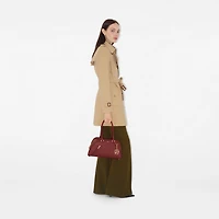 Short Chelsea Heritage Trench Coat in Honey - Women, Cotton Gabardine | Burberry® Official