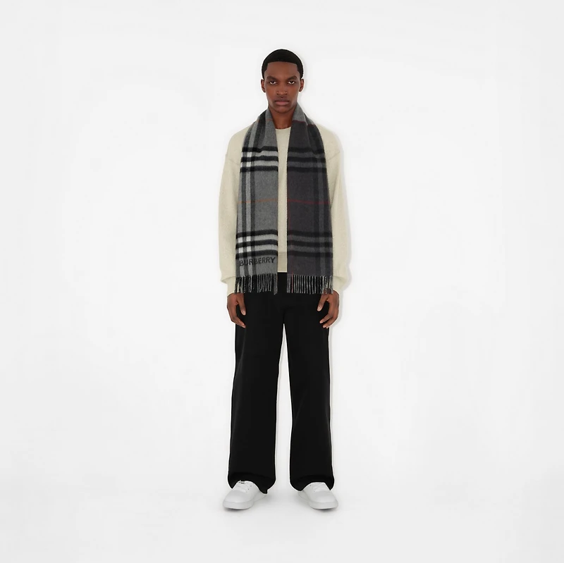 Contrast Check Cashmere Scarf in Grey/charcoal | Burberry® Official