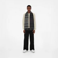 Contrast Check Cashmere Scarf in Grey/charcoal | Burberry® Official