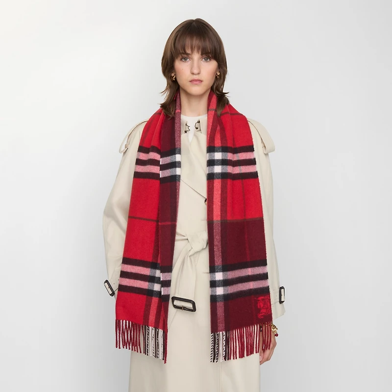 Contrast Check Cashmere Scarf in Post red/oxblood red | Burberry® Official