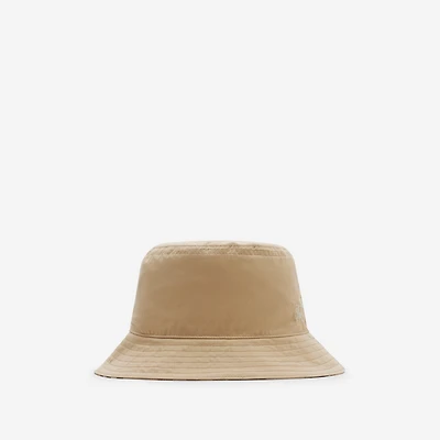 Reversible Gabardine Bucket Hat in Flax beige/sand beige - Men | Burberry® Official