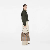 Medium Highlands Shoulder Bag in Sand beige - Women, Cotton, Linen | Burberry® Official