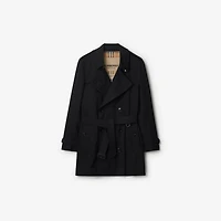Short Kensington Heritage Trench Coat in Black - Men, Cotton Gabardine | Burberry® Official