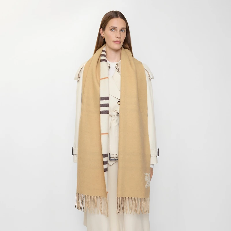 Wide Reversible Check Cashmere Scarf in Pebble white | Burberry® Official