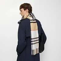 Contrast Check Cashmere Scarf in Sand/pebble white | Burberry® Official