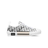 B23 League Low-Top Sneaker