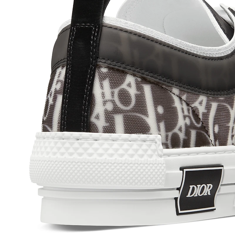 B23 League Low-Top Sneaker