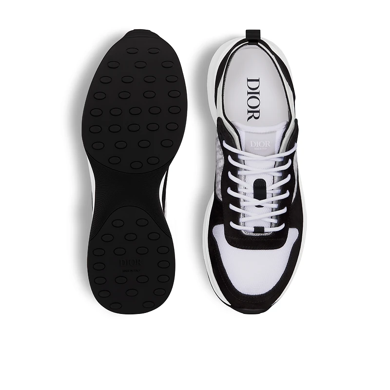 B25 Runner Sneaker