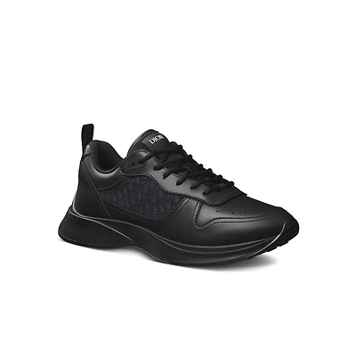 B25 Runner Sneaker