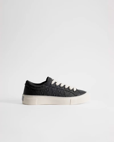 B33 Spin Sneaker